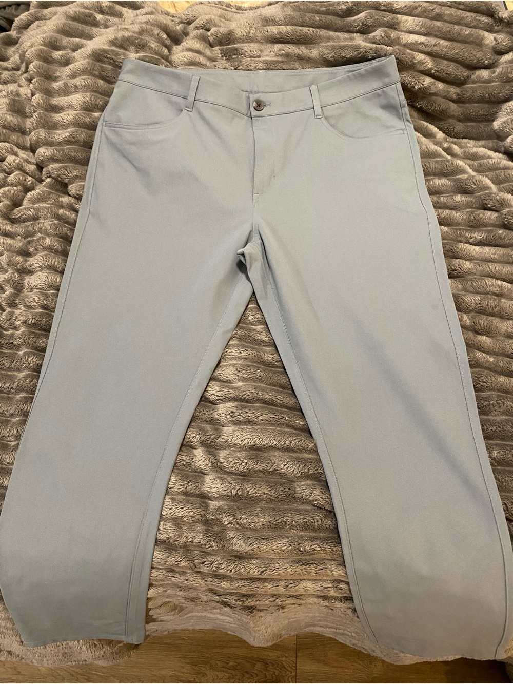 Vuori Men’s Pants in Light Gray/Blue - Picture 2 of 4